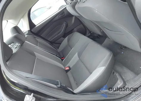 2012 Ford Focus Se z USA, uszkodzony, nr VIN 1FAHP3F26CL157551